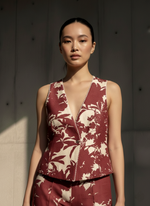 Load image into Gallery viewer, Red and Beige Lean-In Set
