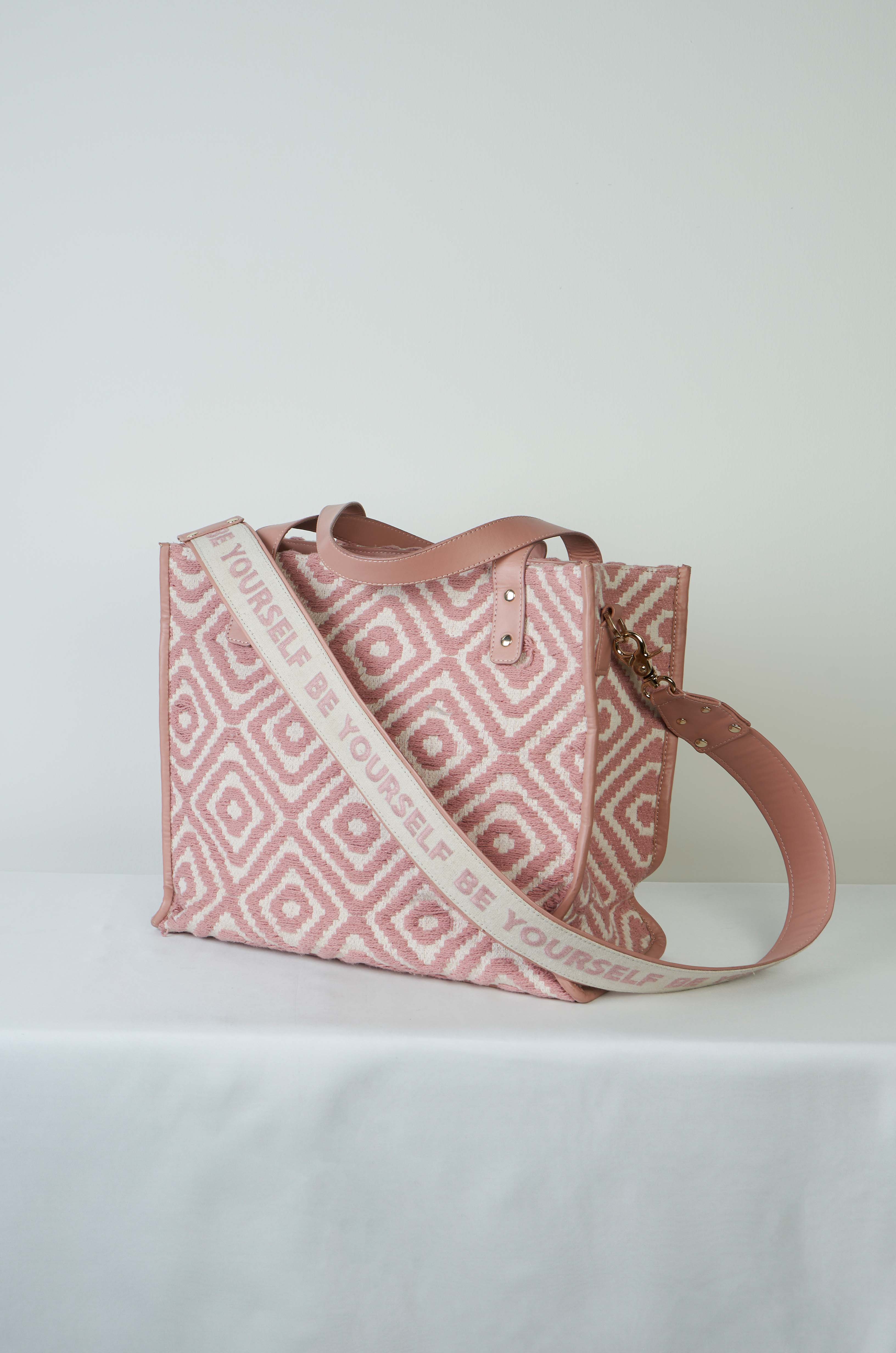 Be yourself Book Tote