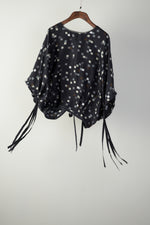 Load image into Gallery viewer, Coy Anti Fit Top
