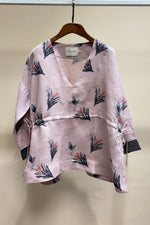 Load image into Gallery viewer, Mauve leaf print linen Top
