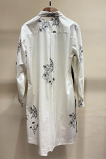 Load image into Gallery viewer, White Floral Print Shirt
