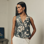 Load image into Gallery viewer, Night Curve Waist Coat
