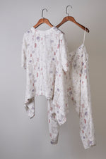 Load image into Gallery viewer, White house print linen set
