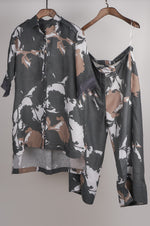 Load image into Gallery viewer, Black print on print Linen Co-ord Set
