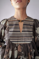 Load image into Gallery viewer, Marguerita Striper Blouse
